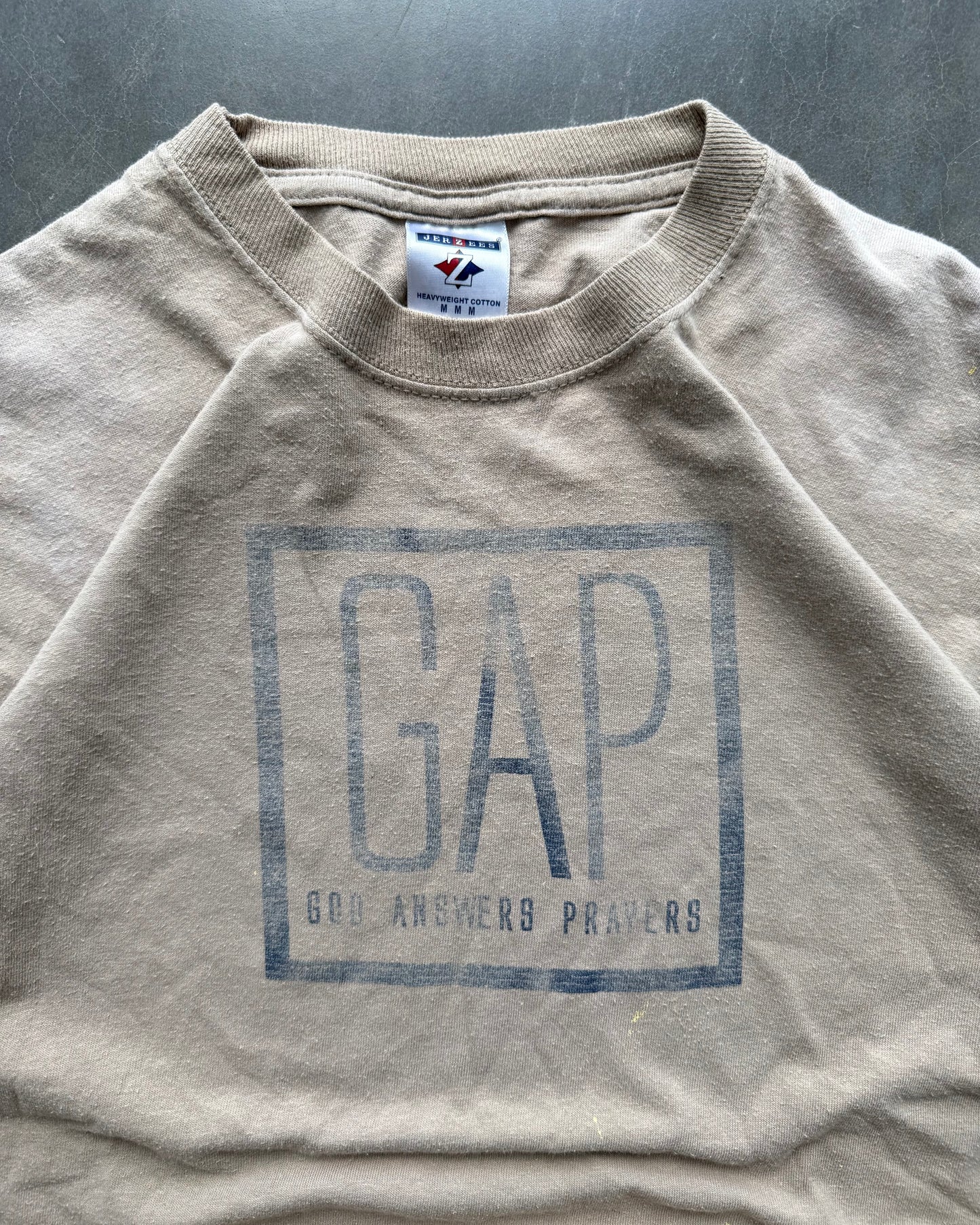 Vintage God Answers Prayers Tee - M