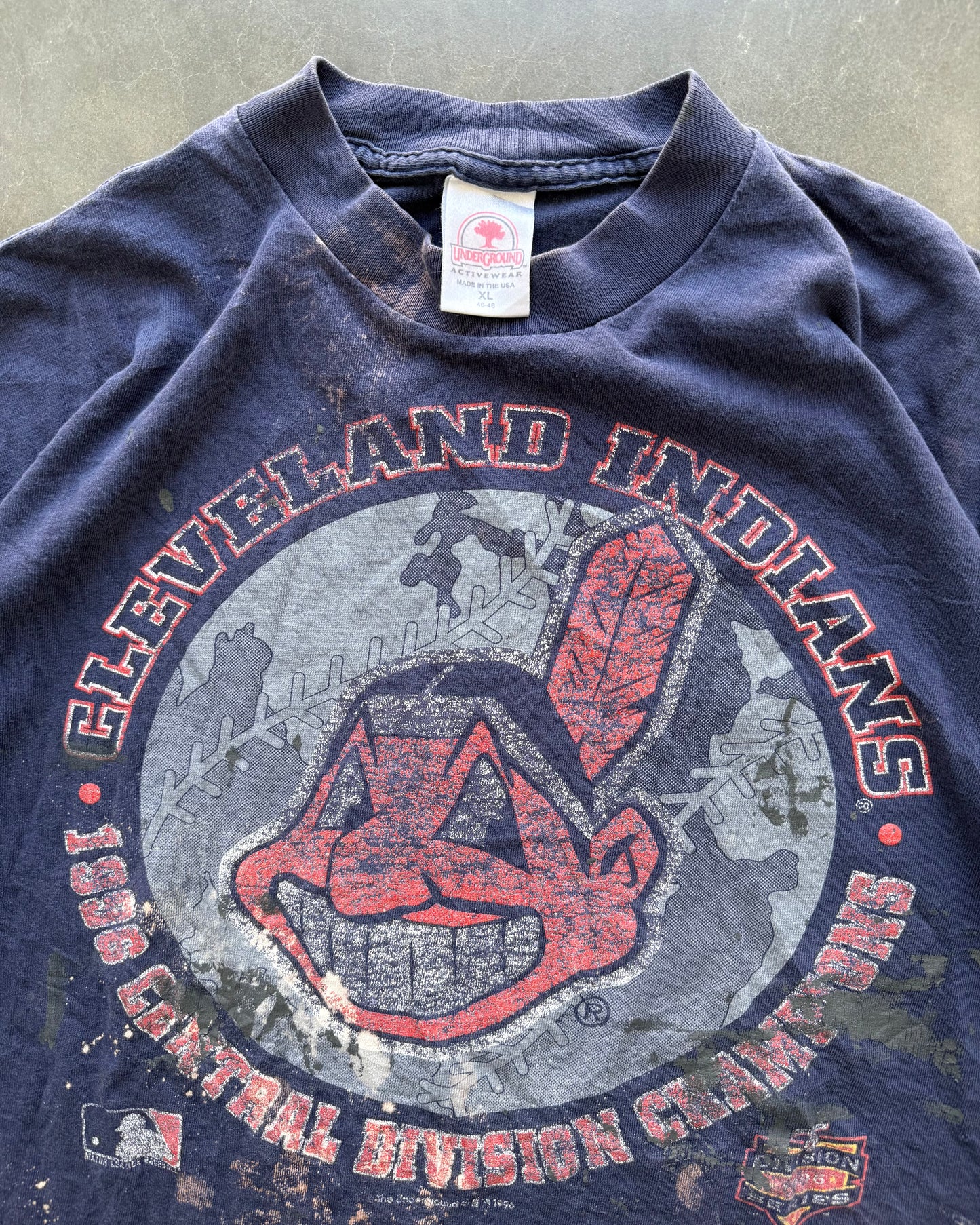 Vintage Cleveland Indians Distressed MLB Tee - XL