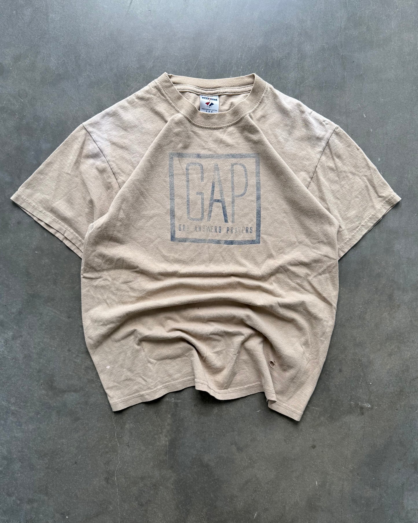 Vintage God Answers Prayers Tee - M